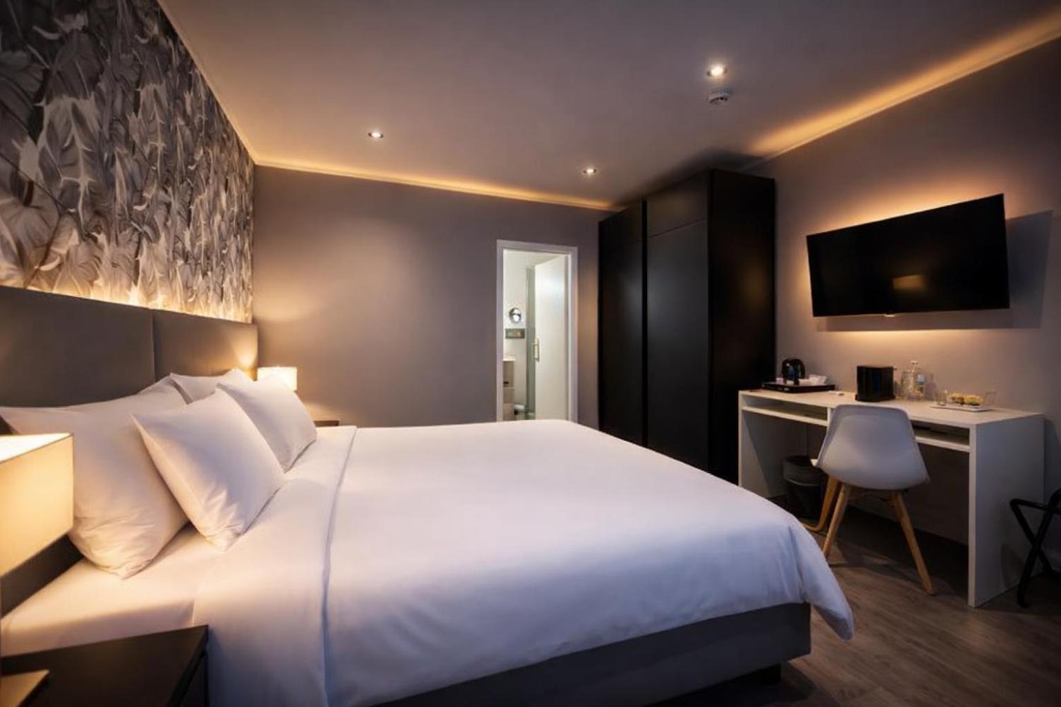 Standard King Room